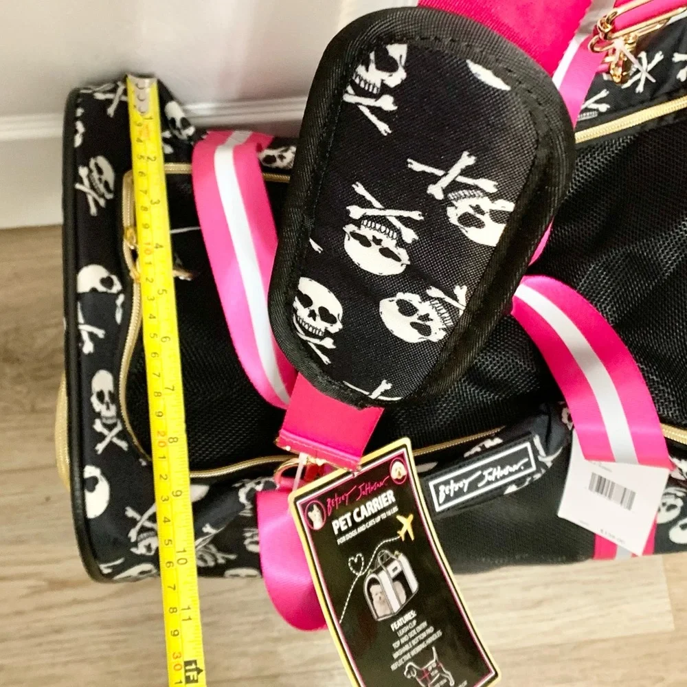 Betsey Johnson Skull Pet Carrier Black & Pink Small Dogs & Cats to 16 lbs NEW